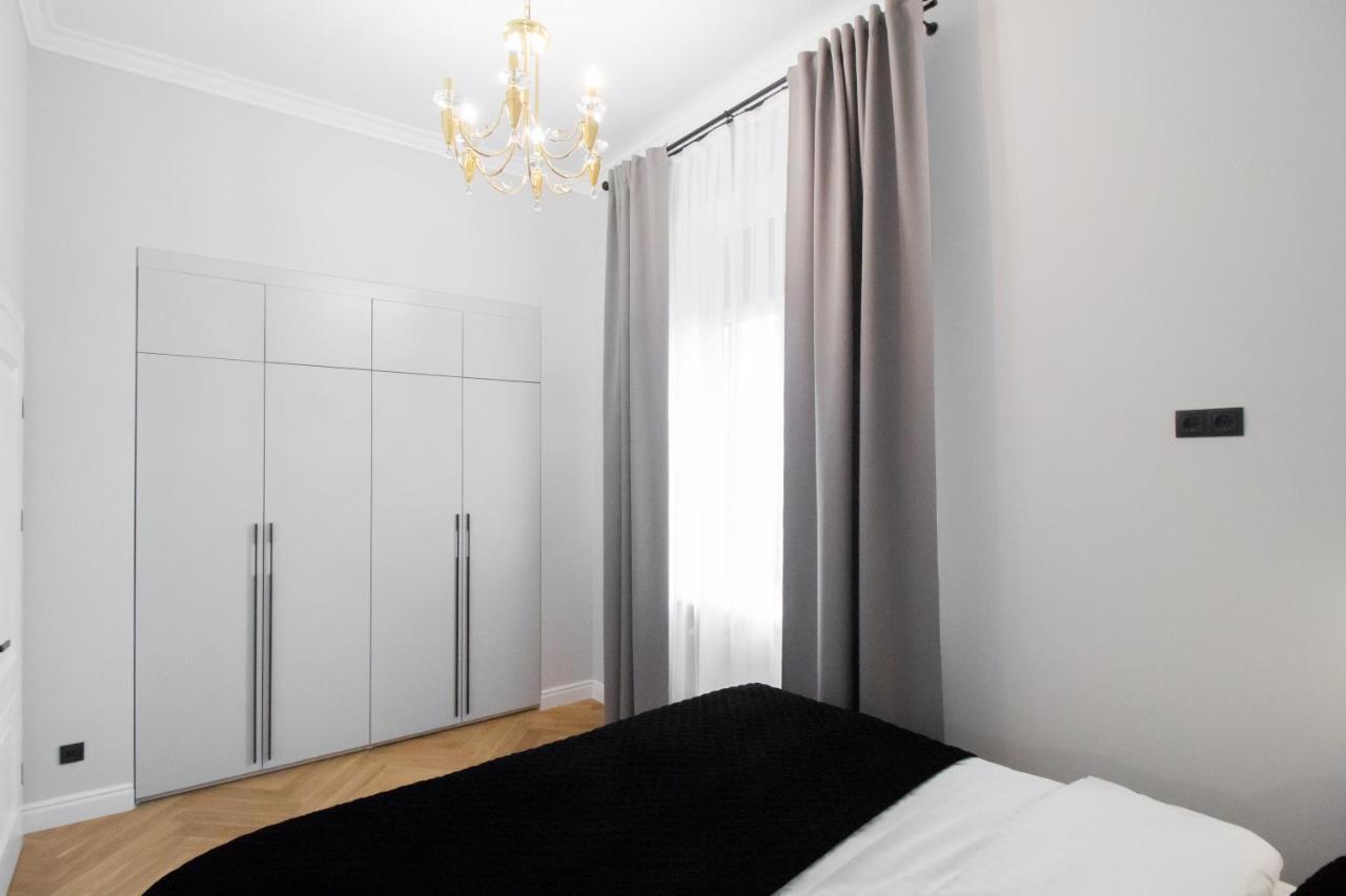 Seveneleven Apartments Černivci Esterno foto
